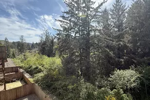 2389 Brooklyn Dr, Coos Bay, OR 97420 - Photo 13