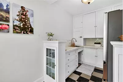 709 SW 16th Ave #302, Portland, OR 97205 - Photo 19