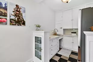 709 SW 16th Ave, Portland, OR 97205 - Photo 19