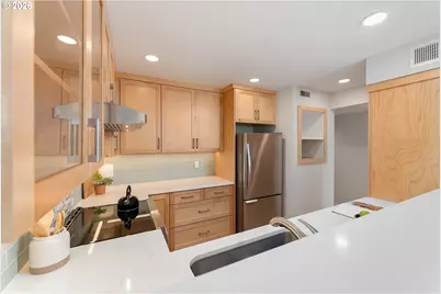 1320 SW Hall St #202, Portland, OR 97201 - Photo 5