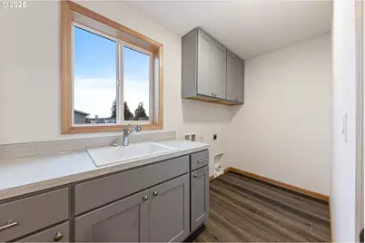 5260 Forest Ln, Eugene, OR 97402 - Photo 23