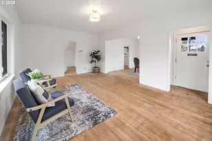 886 Florence Ave, Astoria, OR 97103 - Photo 3