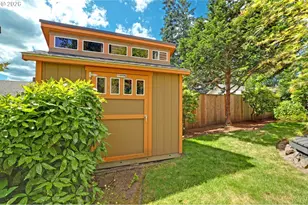 7437 SW 32nd Ave, Portland, OR 97219 - Photo 25