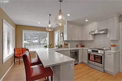 7437 SW 32nd Ave, Portland, OR 97219 - Photo 3