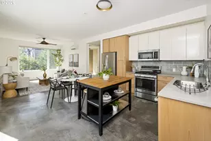 4262 SE Belmont St, Portland, OR 97215 - Photo 13