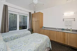 4262 SE Belmont St, Portland, OR 97215 - Photo 37