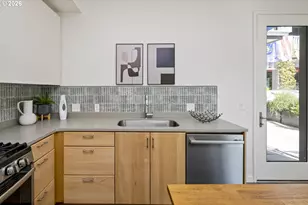 4262 SE Belmont St, Portland, OR 97215 - Photo 15