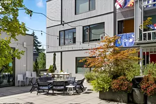 4262 SE Belmont St, Portland, OR 97215 - Photo 9
