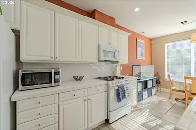 8709 NE 17th St, Vancouver, WA 98664 - Photo 15