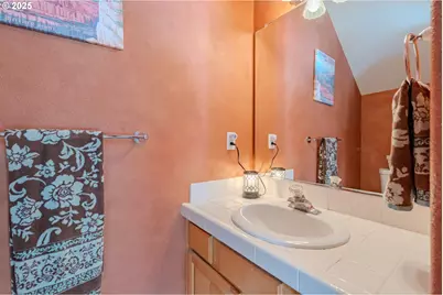 8709 NE 17th St, Vancouver, WA 98664 - Photo 23