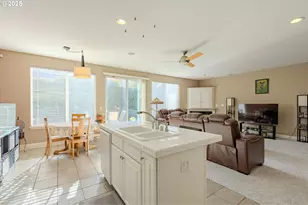 8709 NE 17th St, Vancouver, WA 98664 - Photo 11