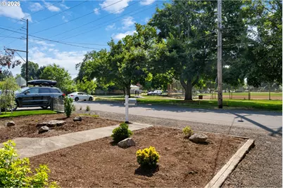 6820 N Delaware Ave, Portland, OR 97217 - Photo 43