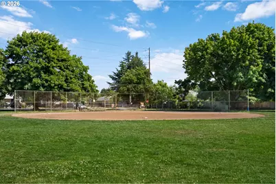 6820 N Delaware Ave, Portland, OR 97217 - Photo 47