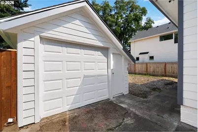 6820 N Delaware Ave, Portland, OR 97217 - Photo 41