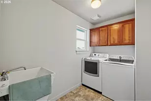 5452 Pranz Pl, Eugene, OR 97402 - Photo 35