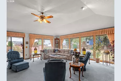 14556 SE Bush St, Portland, OR 97236 - Photo 19