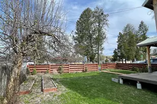302 S Alder St, Wallowa, OR 97885 - Photo 7