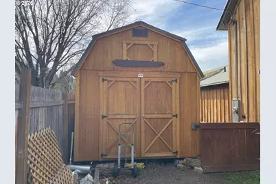 302 S Alder St, Wallowa, OR 97885 - Photo 9