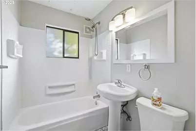 635 SE Walnut St, Hillsboro, OR 97123 - Photo 33