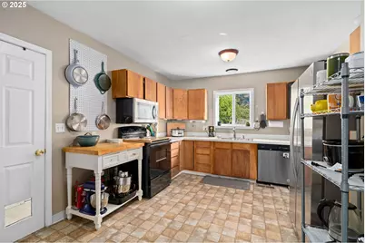 410 E D St, Rainier, OR 97048 - Photo 13