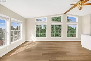 809 SW Crestview Way, Troutdale, OR 97060 - Photo 13