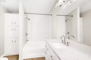 809 SW Crestview Way, Troutdale, OR 97060 - Photo 19