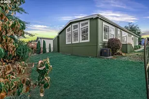 809 SW Crestview Way, Troutdale, OR 97060 - Photo 3