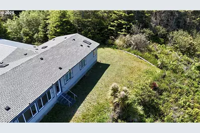 94760 Adams Rd, Gold Beach, OR 97444 - Photo 17