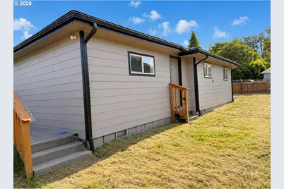 1841 Madrona St, North Bend, OR 97459 - Photo 3