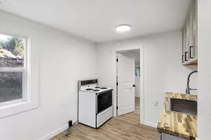 295 E C Ave, Drain, OR 97435 - Photo 21