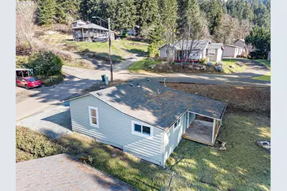 295 E C Ave, Drain, OR 97435 - Photo 3