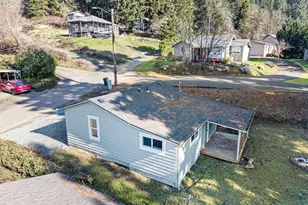 295 E C Ave, Drain, OR 97435 - Photo 3