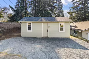 295 E C Ave, Drain, OR 97435 - Photo 5