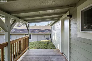 295 E C Ave, Drain, OR 97435 - Photo 37