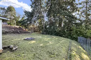 295 E C Ave, Drain, OR 97435 - Photo 13