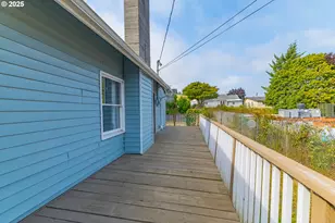 1138 Oregon Ave, Coos Bay, OR 97420 - Photo 33