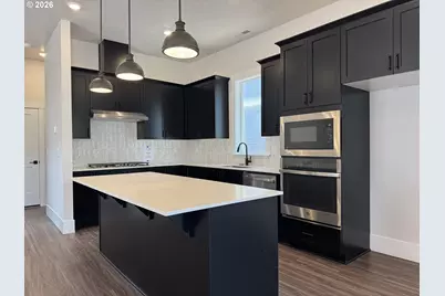 16894 SW Cairn Ln, King City, OR 97140 - Photo 3