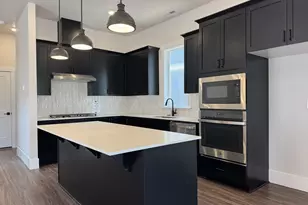 16894 SW Cairn Ln, King City, OR 97140 - Photo 3