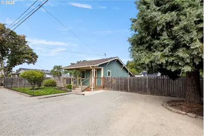 9929 SE Brandeis St, Clackamas, OR 97015 - Photo 3
