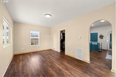 9929 SE Brandeis St, Clackamas, OR 97015 - Photo 9