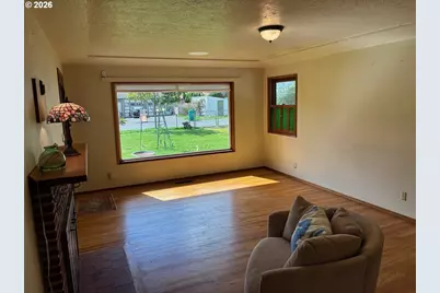 14031 SE Rhone St, Portland, OR 97236 - Photo 5