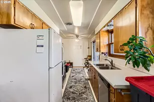 14031 SE Rhone St, Portland, OR 97236 - Photo 11