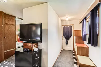 14031 SE Rhone St, Portland, OR 97236 - Photo 15