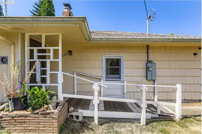 14031 SE Rhone St, Portland, OR 97236 - Photo 5