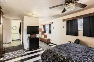 14031 SE Rhone St, Portland, OR 97236 - Photo 17