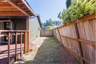 691 SE Jetty Ave, Lincoln City, OR 97367 - Photo 31