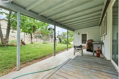 1206 N US Highway 197, Maupin, OR 97037 - Photo 25