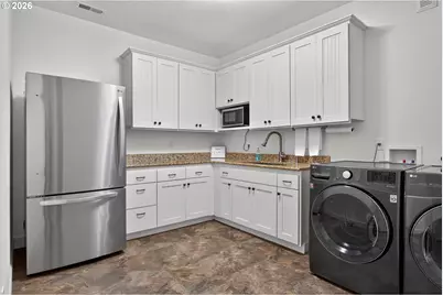 12574 SW Autumnview St, Portland, OR 97224 - Photo 41