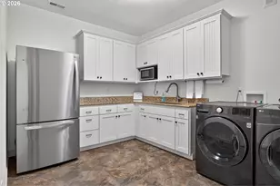 12574 SW Autumnview St, Portland, OR 97224 - Photo 41