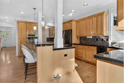 12574 SW Autumnview St, Portland, OR 97224 - Photo 13